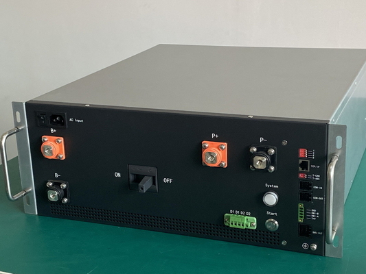CE del sistema di gestione della batteria di 240V 250A Smart diplomato con il contenitore a 19 pollici di ferro 4U